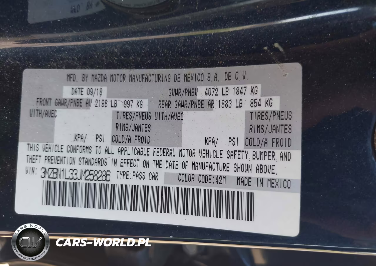 2018 Mazda Mazda3 Touring VIN:3MZBN1L33JM258286 - 9