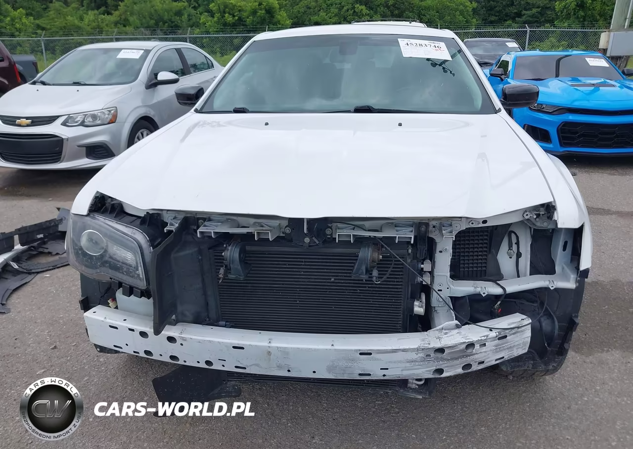 2020 Chrysler 300 Touring VIN:2C3CCAAG5LH160238 - 13