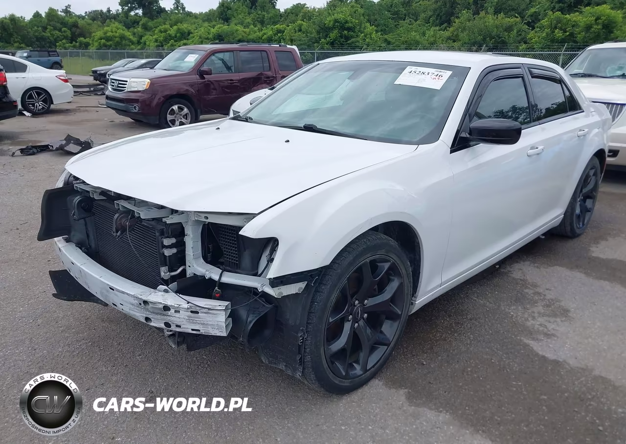 2020 Chrysler 300 Touring VIN:2C3CCAAG5LH160238 - 2