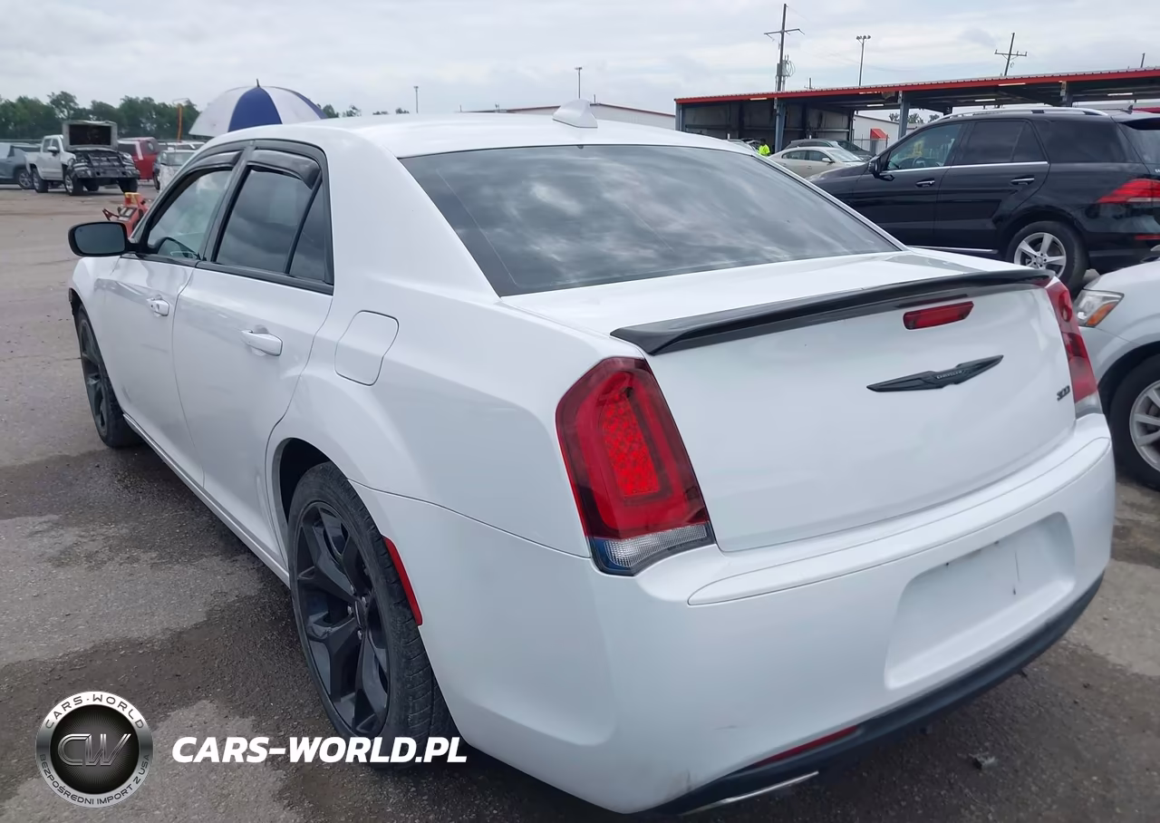 2020 Chrysler 300 Touring VIN:2C3CCAAG5LH160238 - 3