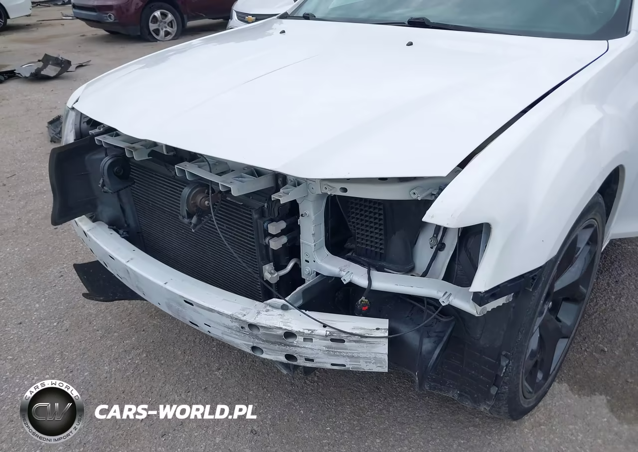 2020 Chrysler 300 Touring VIN:2C3CCAAG5LH160238 - 6