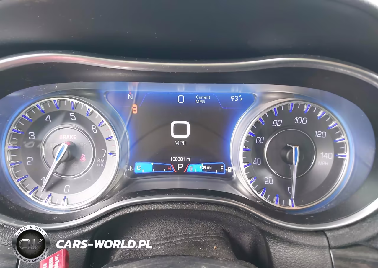 2020 Chrysler 300 Touring VIN:2C3CCAAG5LH160238 - 7
