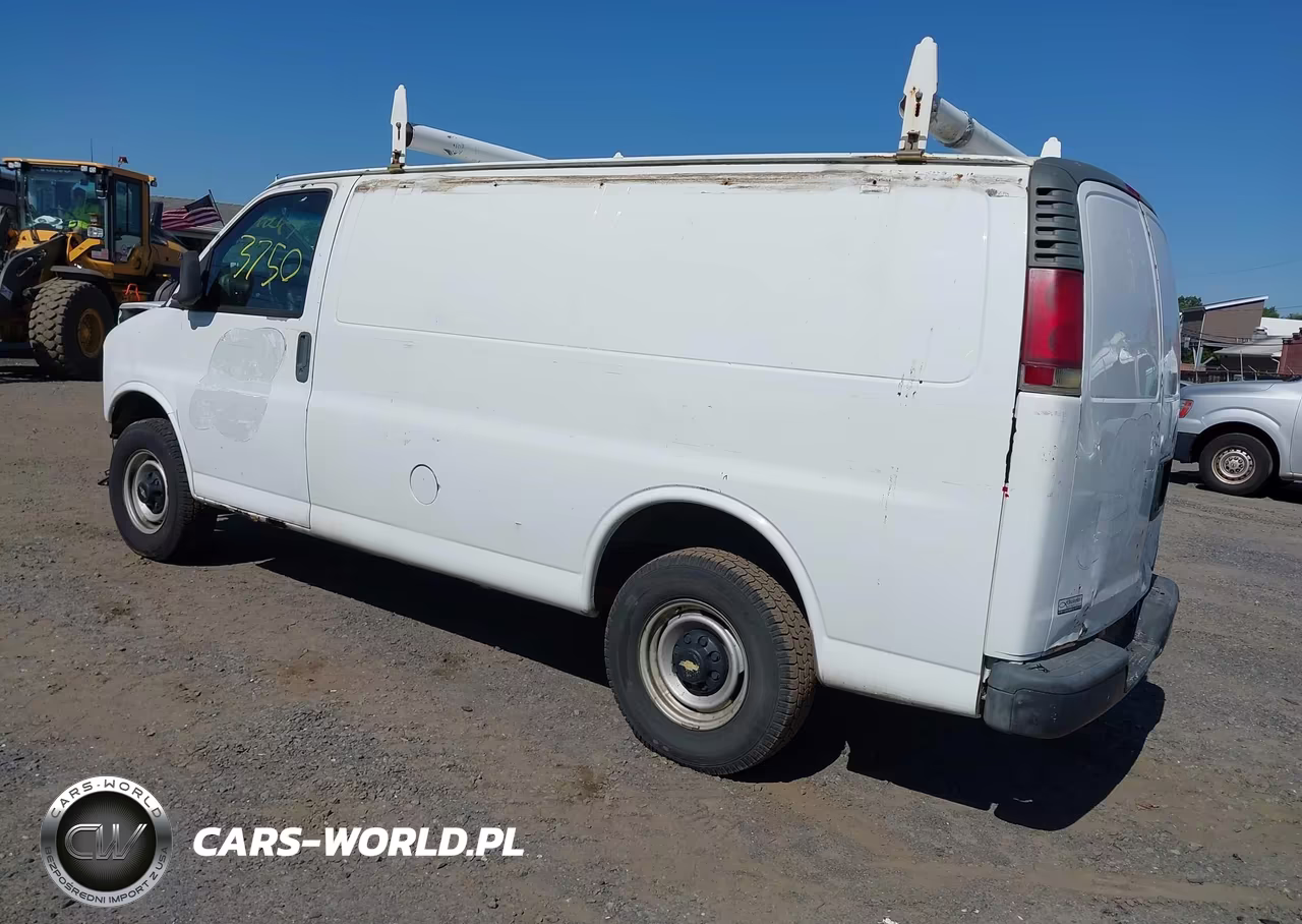 2002 Chevrolet Express VIN:1GCHG35R121246933 - 3