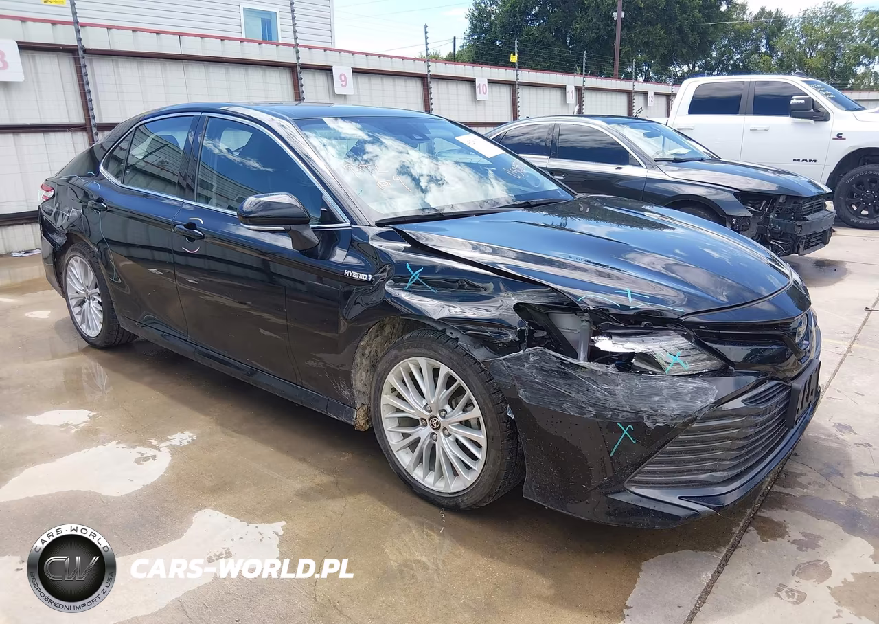 2020 Toyota Camry Xle Hybrid