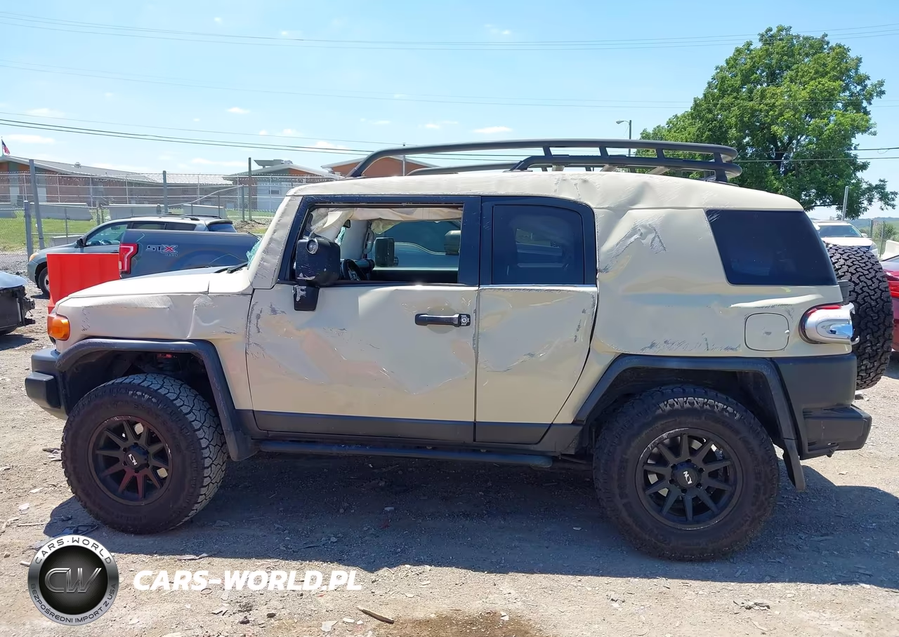 2010 Toyota Fj Cruiser VIN:JTEBU4BF1AK072784 - 15