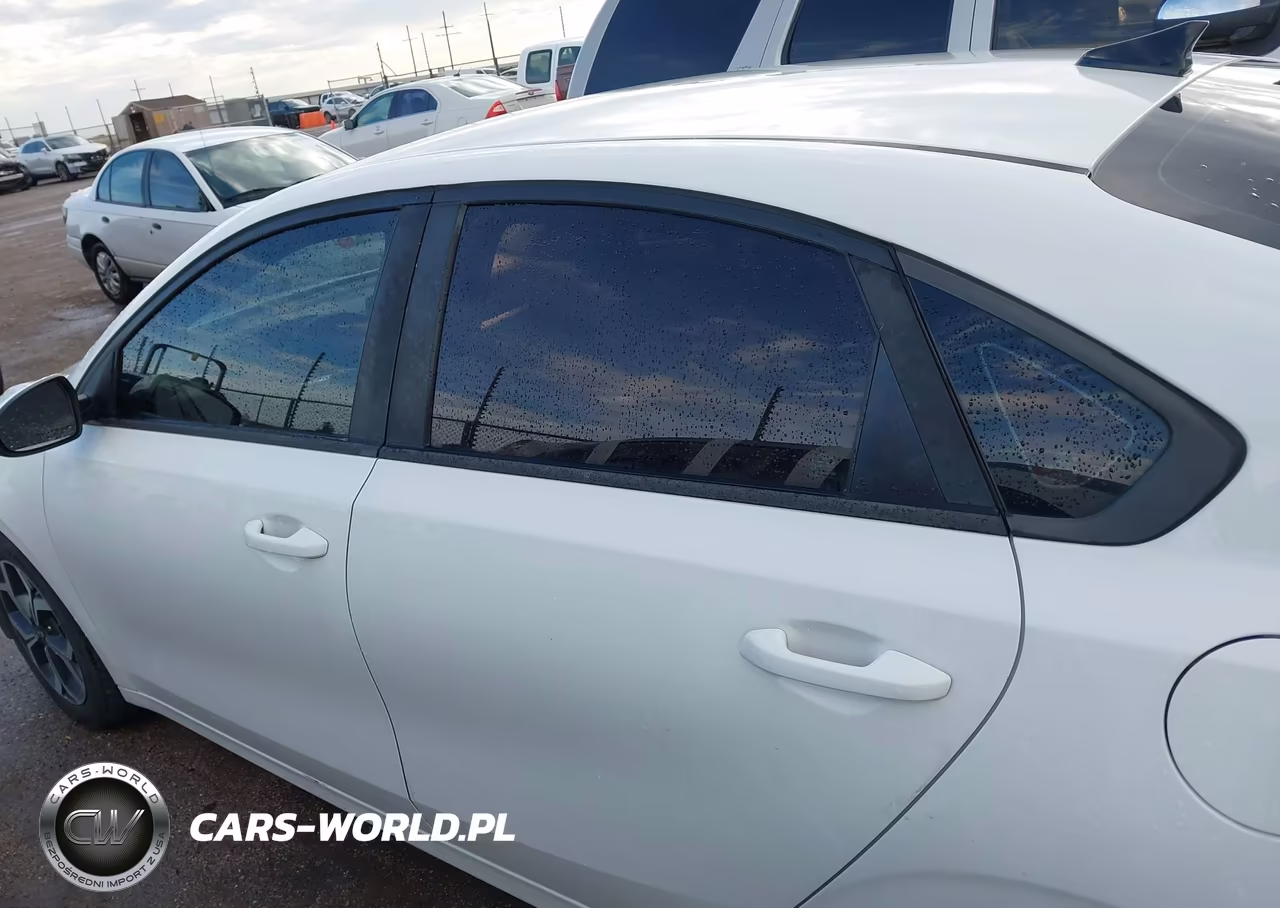 2019 Kia Forte Lxs VIN:3KPF24AD7KE070103 - 14