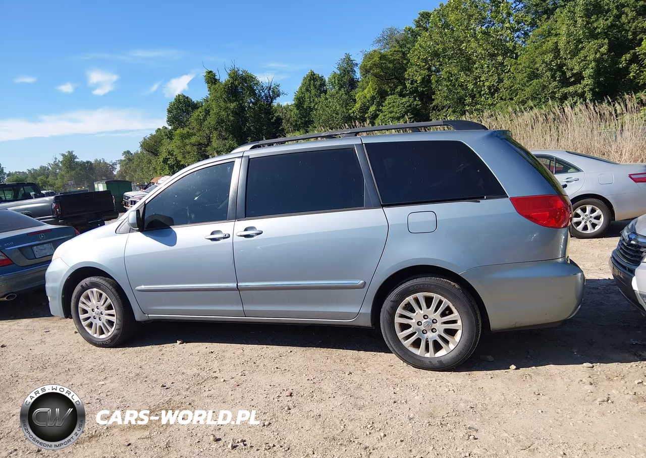 2010 Toyota Sienna Limited VIN:5TDDK4CC8AS028961 - 14