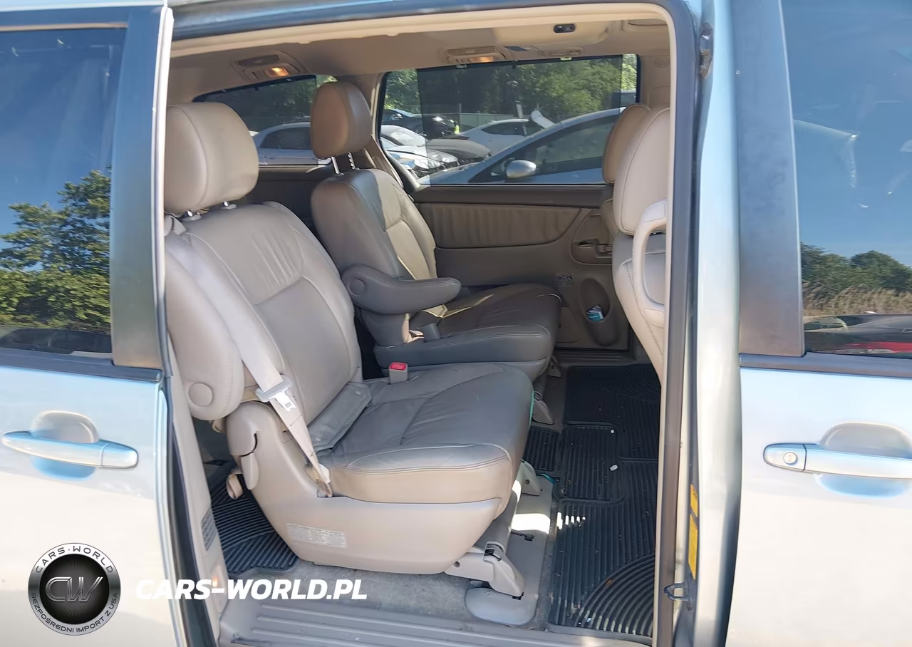 2010 Toyota Sienna Limited VIN:5TDDK4CC8AS028961 - 8