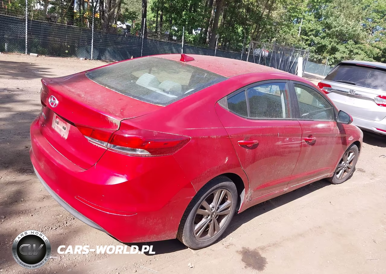 2018 Hyundai Elantra Sel VIN:5NPD84LF4JH226581 - 4