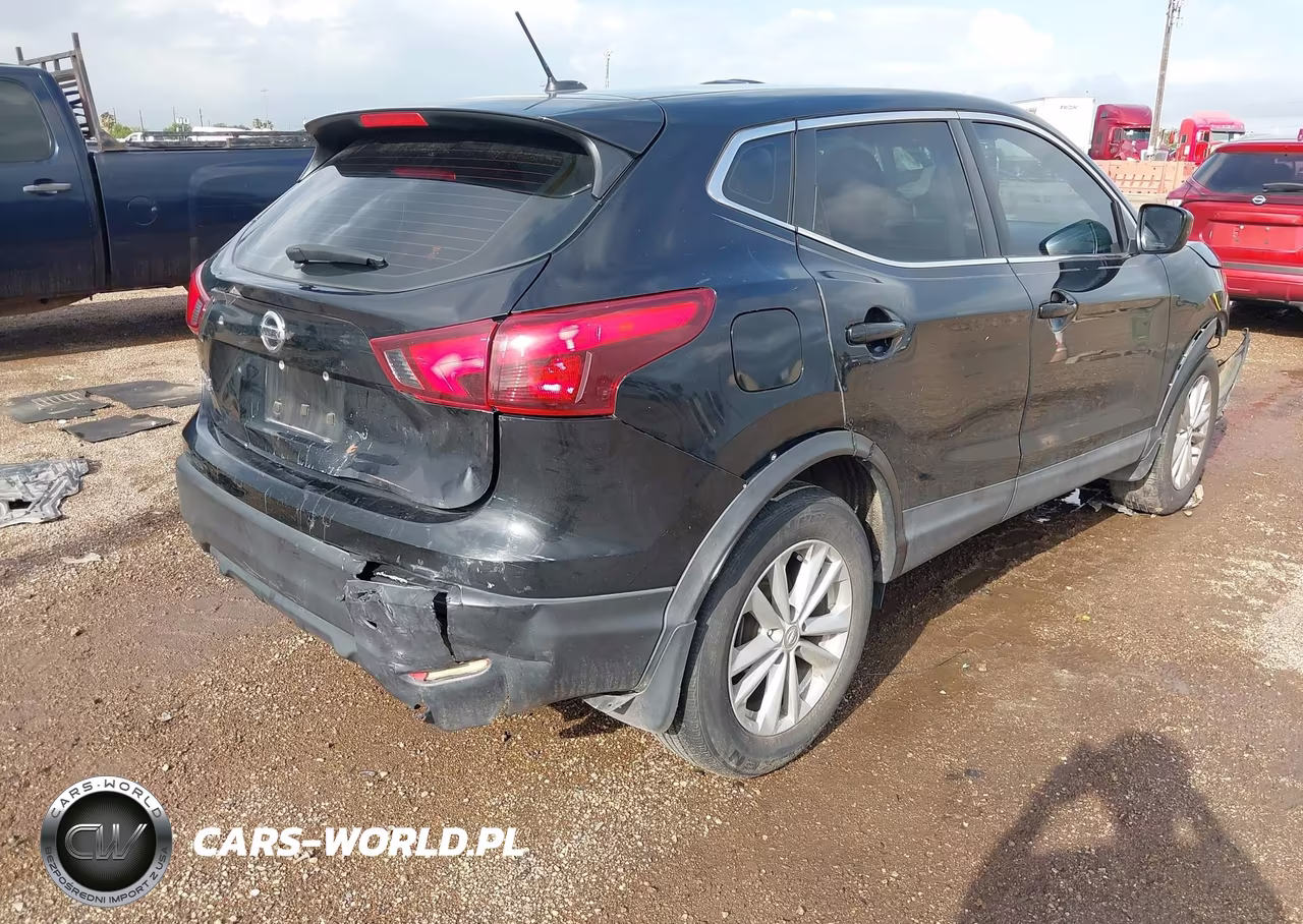 2017 Nissan Rogue Sport S VIN:JN1BJ1CP6HW013836 - 4