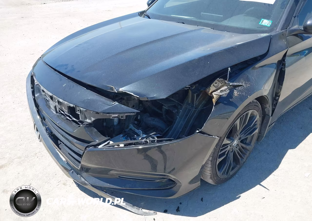 2018 Honda Accord Sport VIN:1HGCV1E39JA071167 - 18