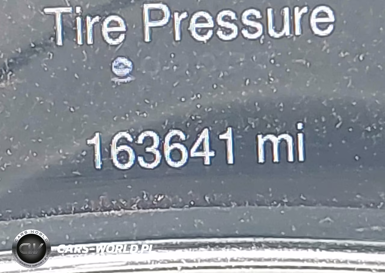 2015 Jeep Grand Cherokee Overland VIN:1C4RJFCGXFC912366 - 10