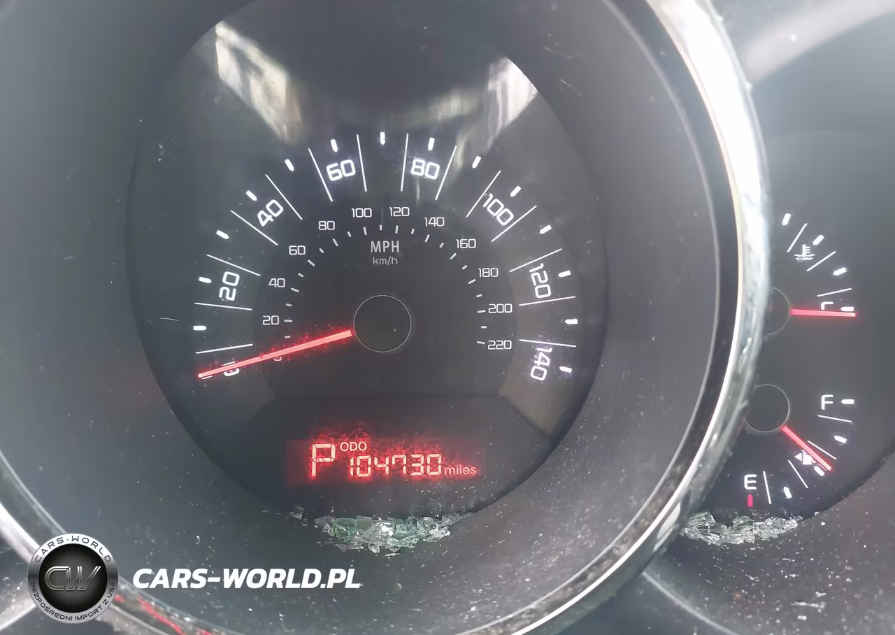 2011 Kia Soul + VIN:KNDJT2A28B7203655 - 16