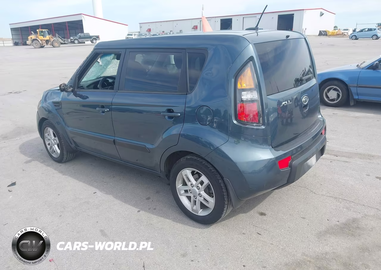 2011 Kia Soul + VIN:KNDJT2A28B7203655 - 3