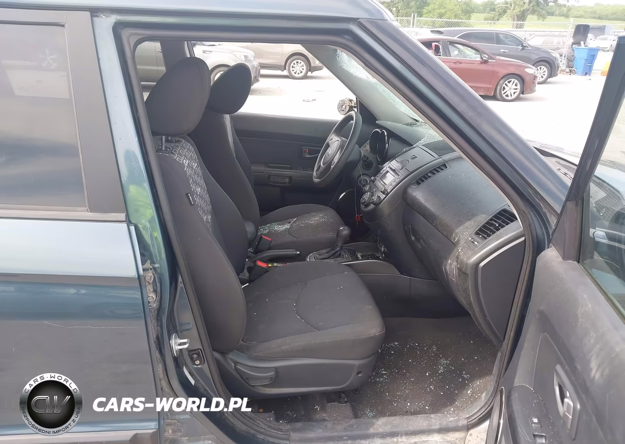 2011 Kia Soul + VIN:KNDJT2A28B7203655 - 5