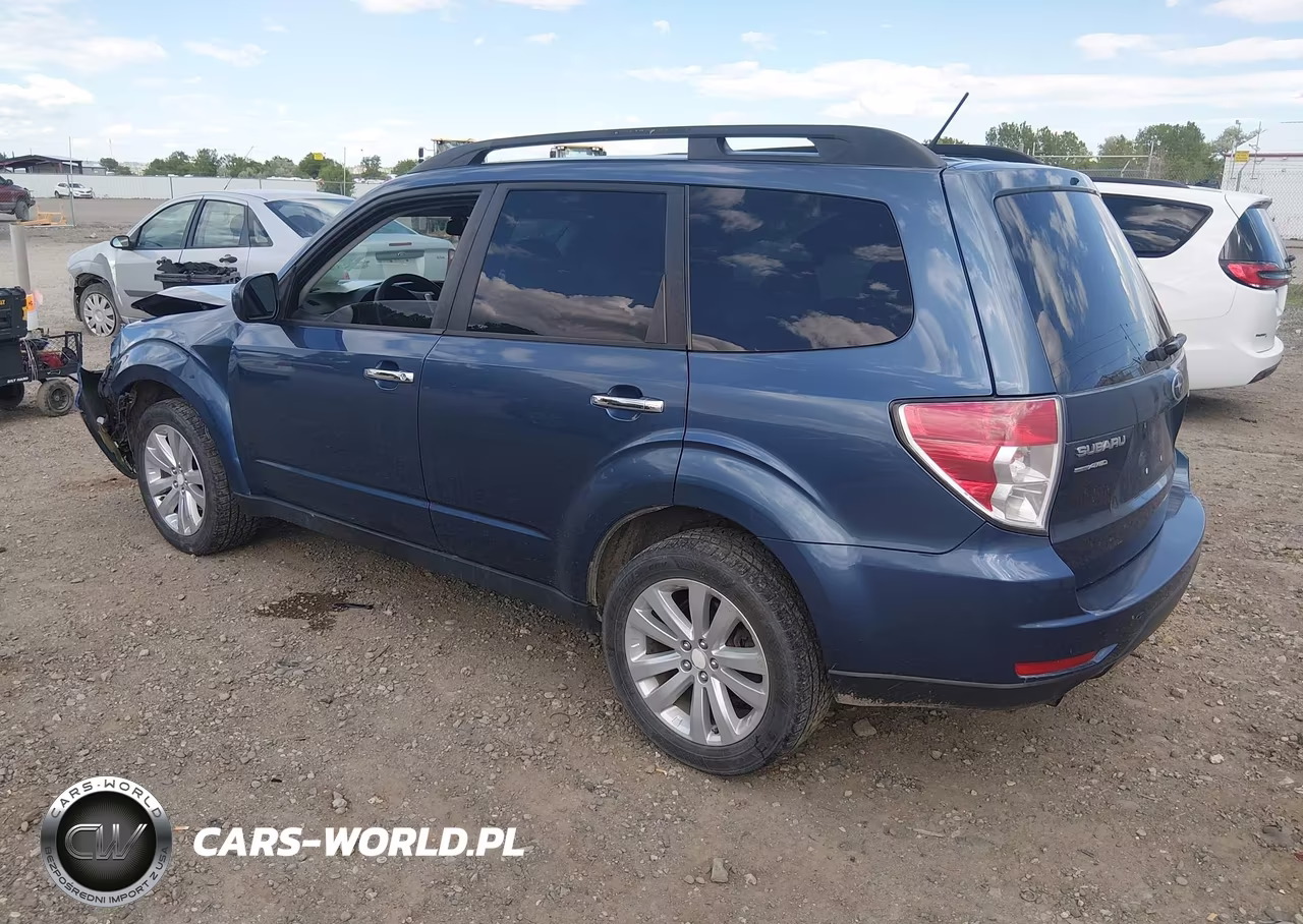 2011 Subaru Forester 2.5X Premium VIN:JF2SHADC8BH720096 - 3