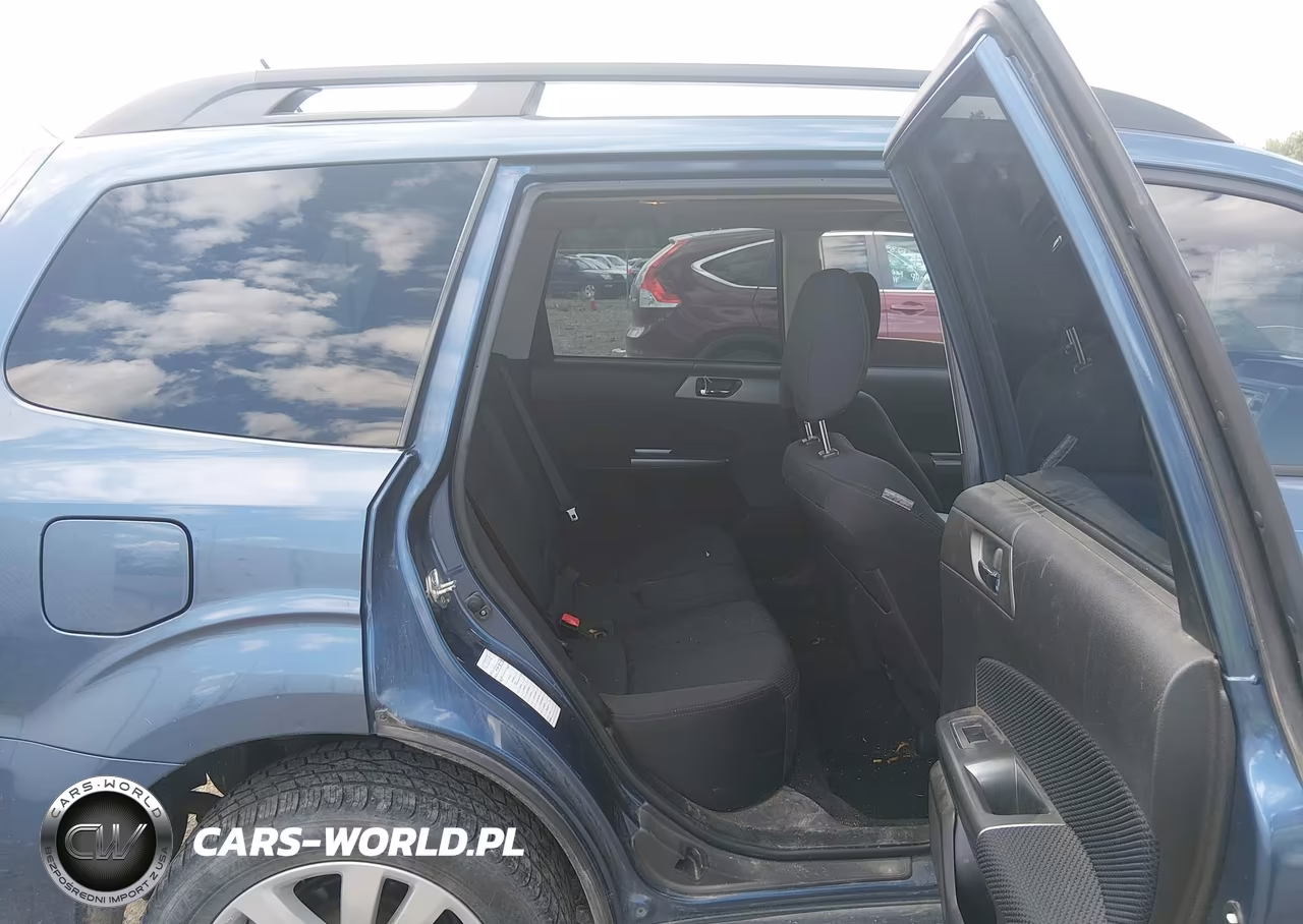 2011 Subaru Forester 2.5X Premium VIN:JF2SHADC8BH720096 - 8