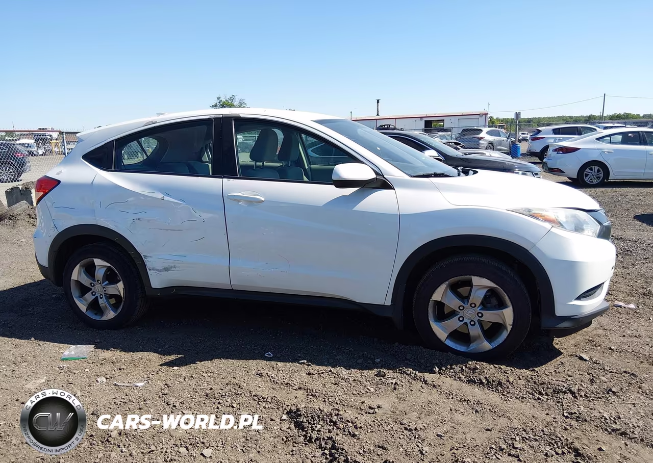 2018 Honda Hr-V Lx VIN:3CZRU6H37JM700197 - 13