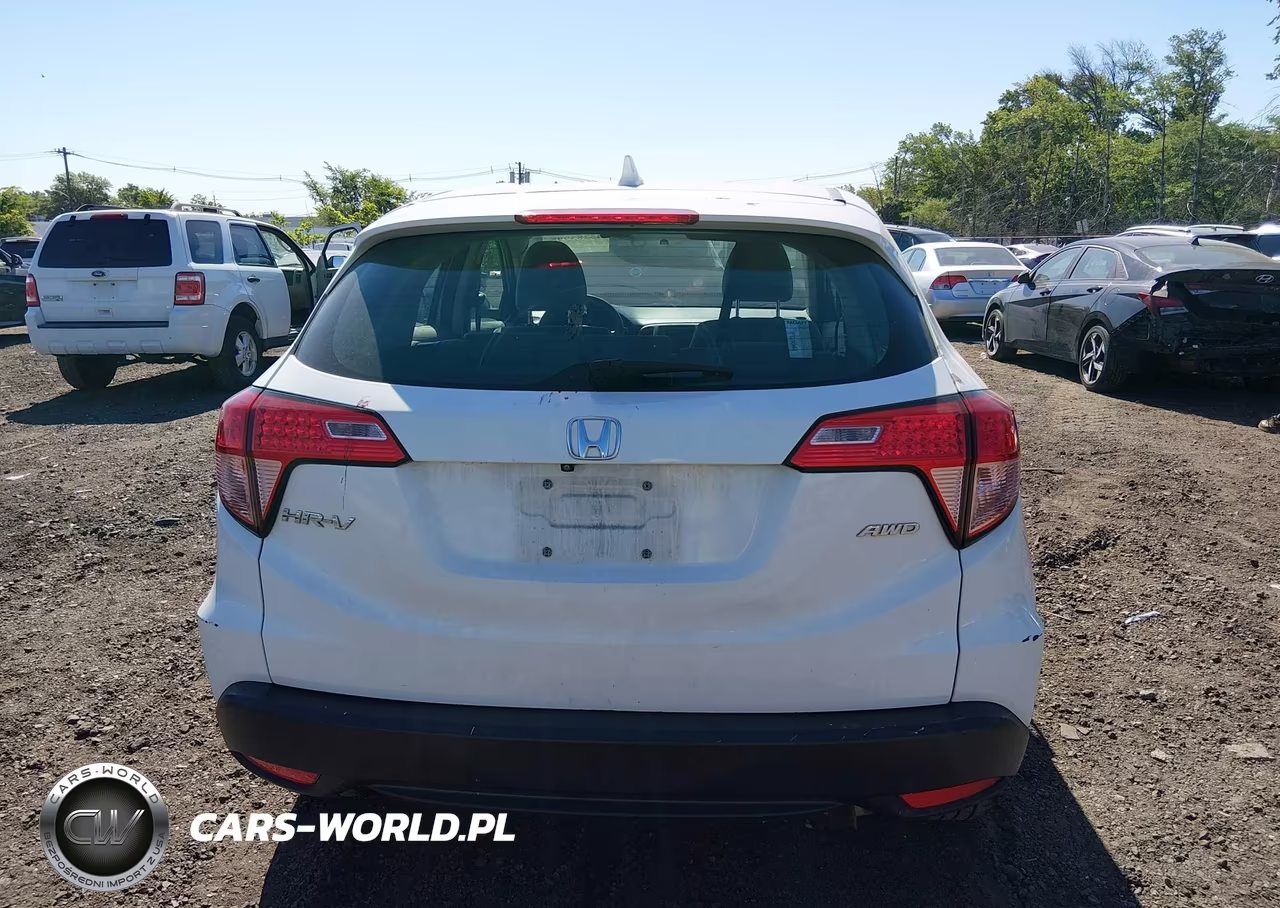 2018 Honda Hr-V Lx VIN:3CZRU6H37JM700197 - 16