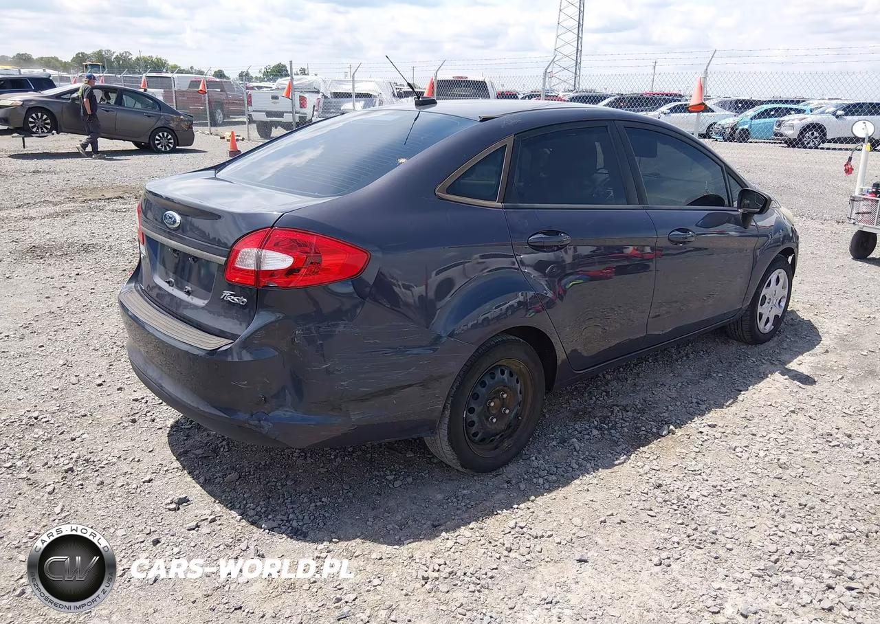 2013 Ford Fiesta Se VIN:3FADP4BJ6DM225168 - 4