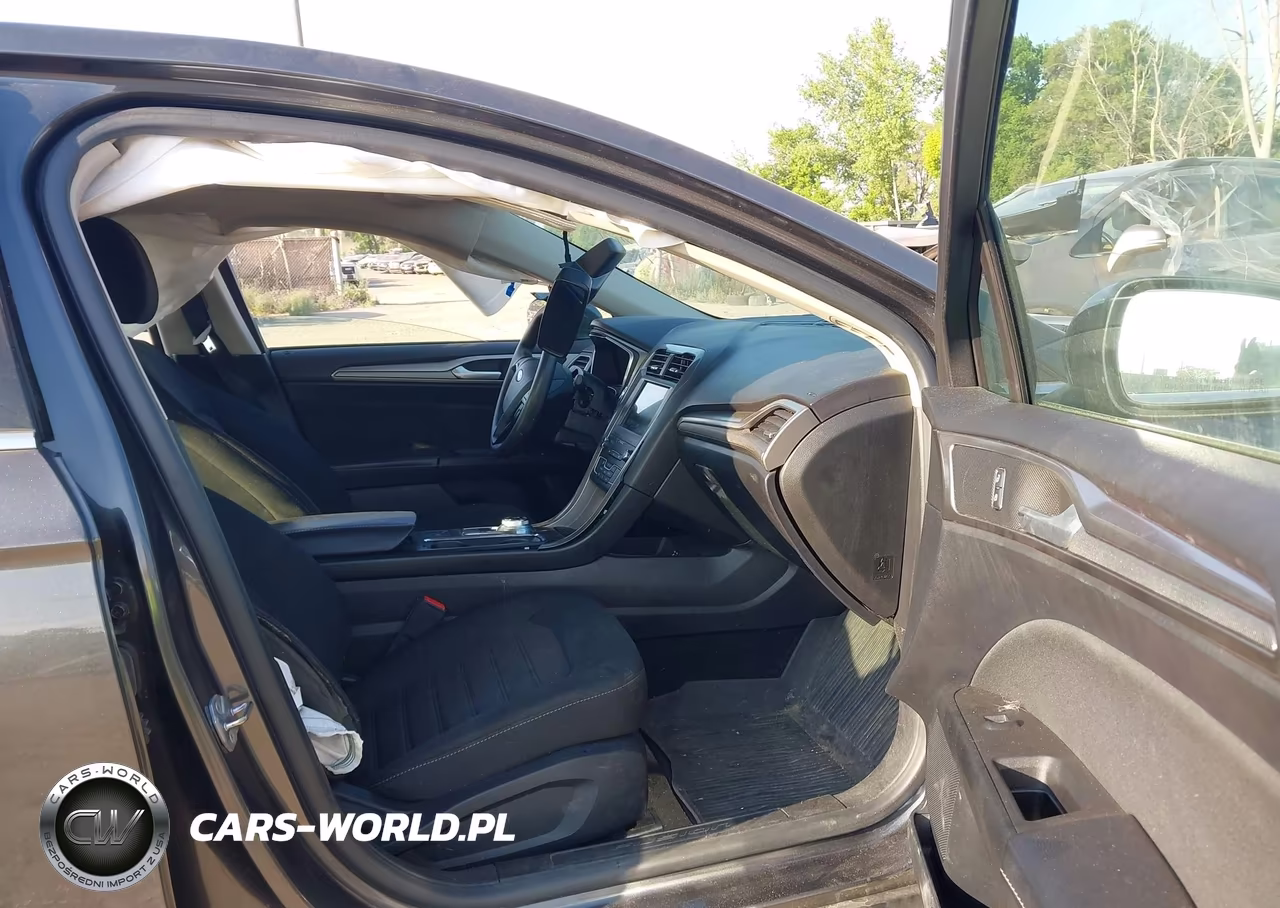 2020 Ford Fusion Se VIN:3FA6P0HD2LR109941 - 5