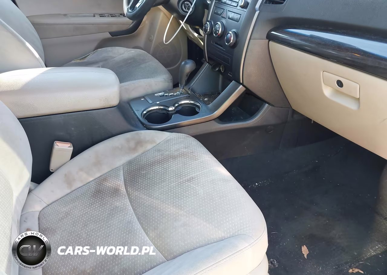 2011 Kia Sorento Lx V6 VIN:5XYKT4A23BG160586 - 5