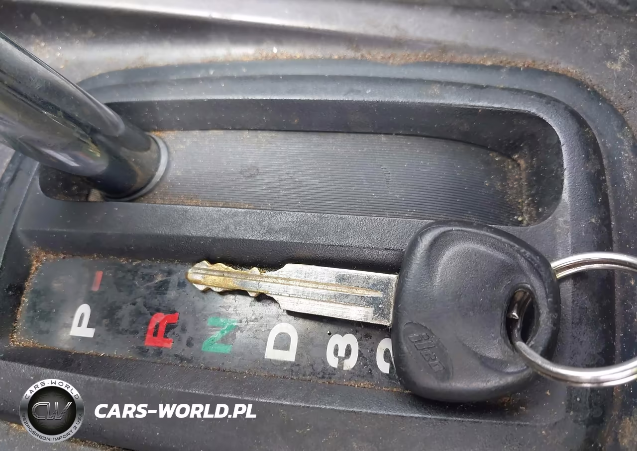 2004 Hyundai Elantra Gls-Gt VIN:KMHDN46D34U755545 - 11