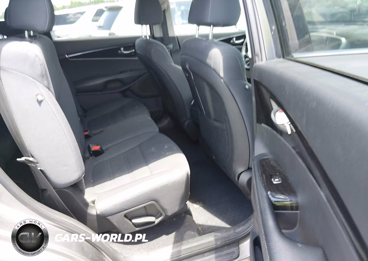 2019 Kia Sorento 2.4L Lx VIN:5XYPG4A39KG546626 - 8