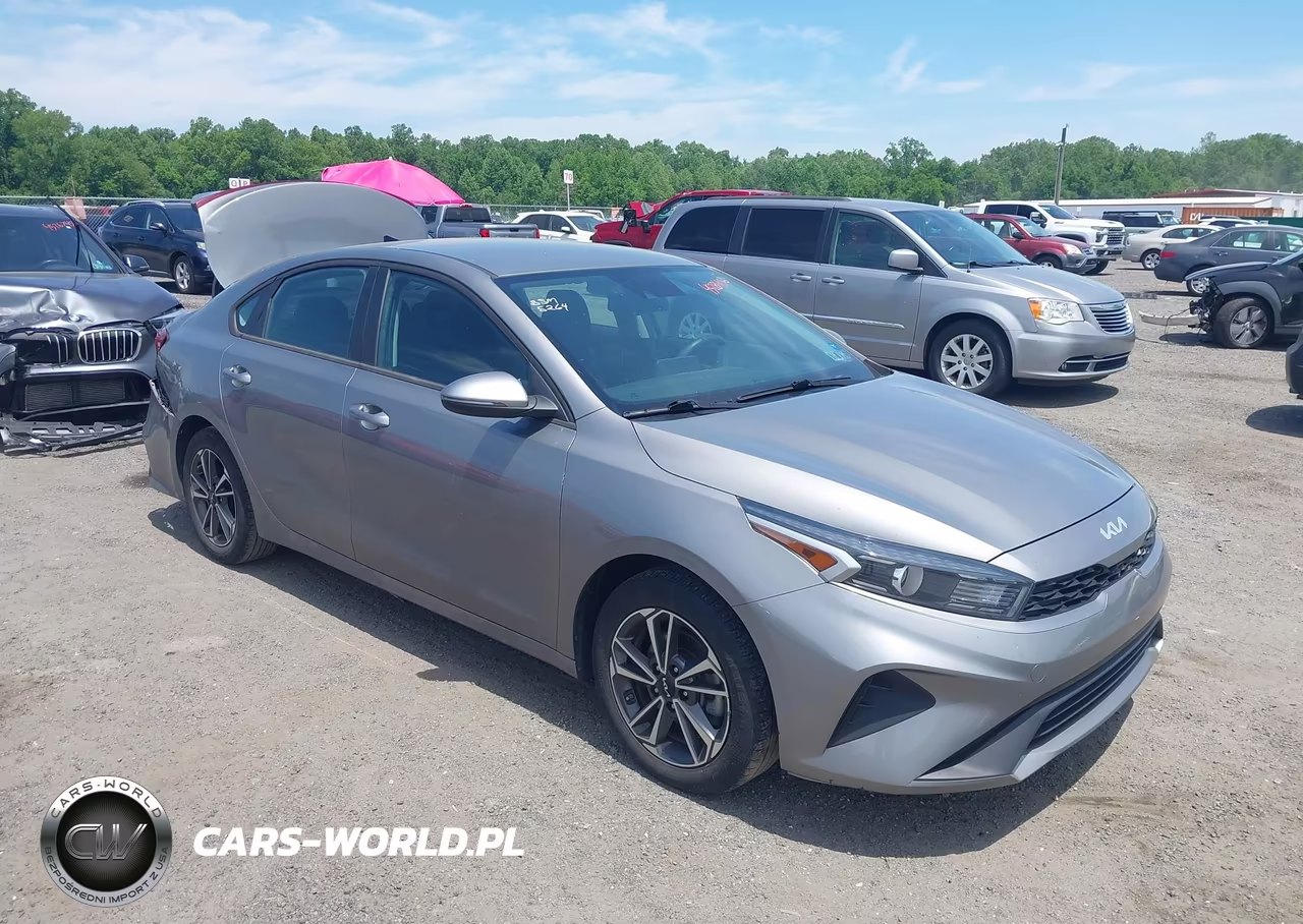 2022 Kia Forte Lxs – zdjęcie 1 z 17