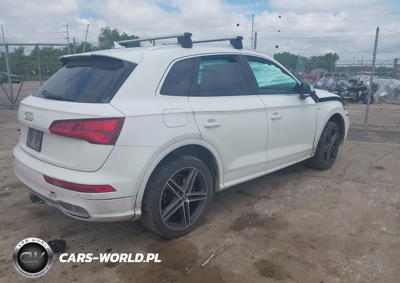 2018 Audi Sq5 3.0T Premium Plus VIN:WA1C4AFY7J2119409 - 4