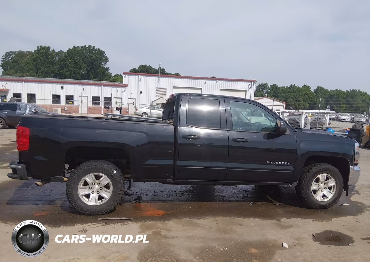 2018 Chevrolet Silverado 1500 1Lt VIN:1GCRCREC0JZ173603 - 13