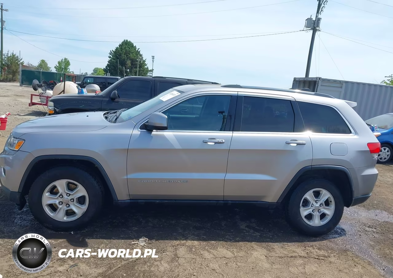 2015 Jeep Grand Cherokee Laredo VIN:1C4RJFAG6FC704200 - 14