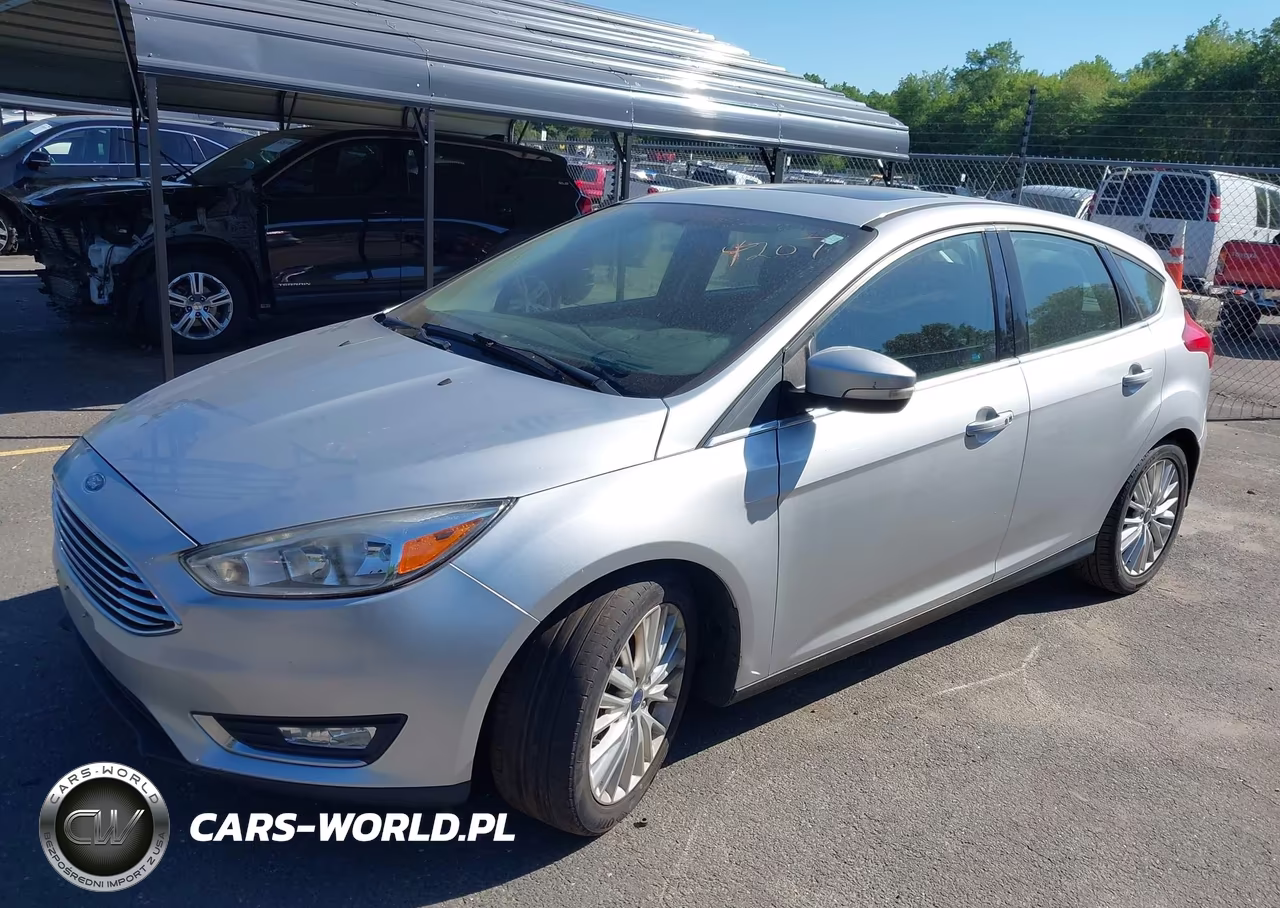 2017 Ford Focus Titanium VIN:1FADP3N29HL333726 - 2
