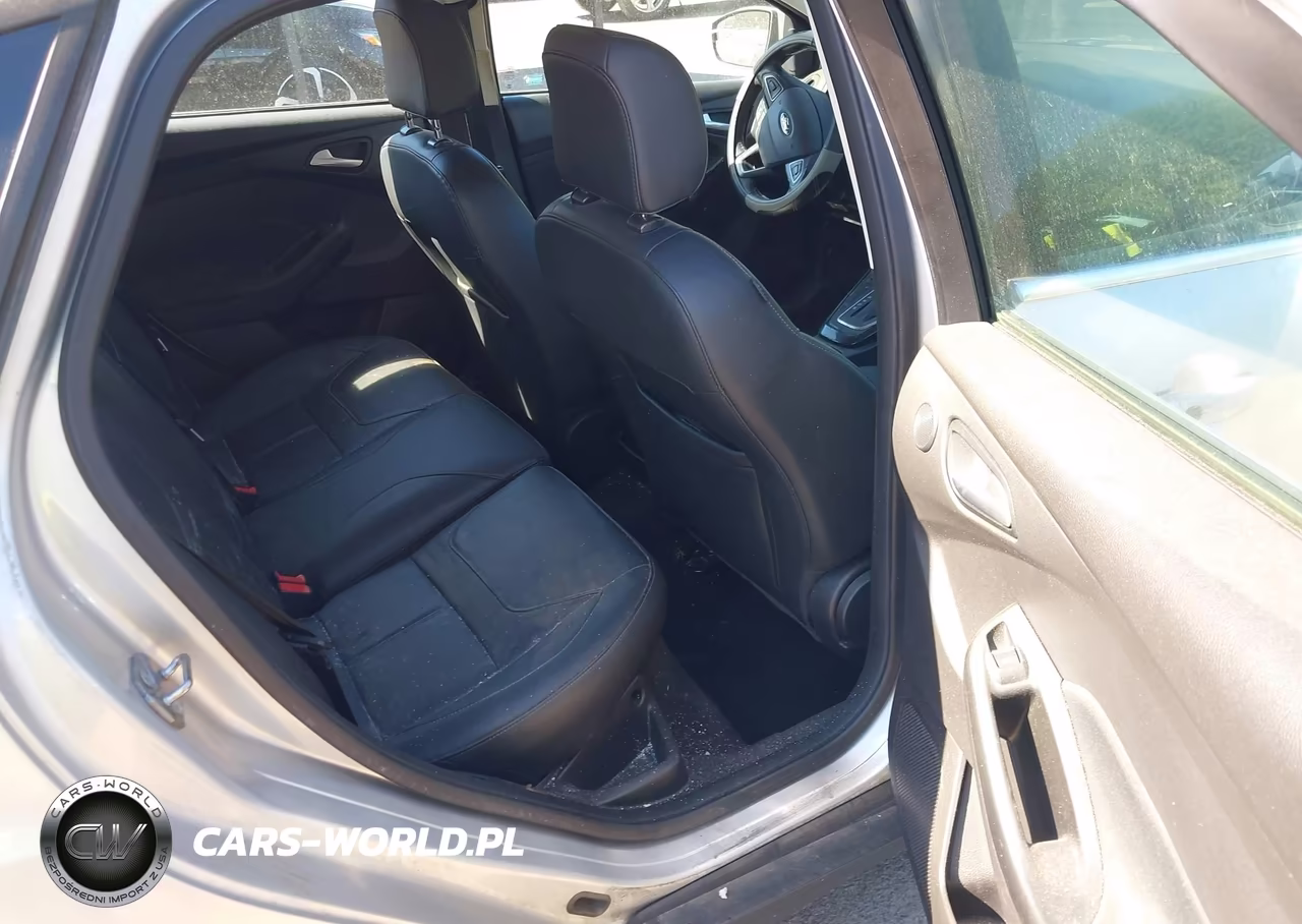 2017 Ford Focus Titanium VIN:1FADP3N29HL333726 - 8