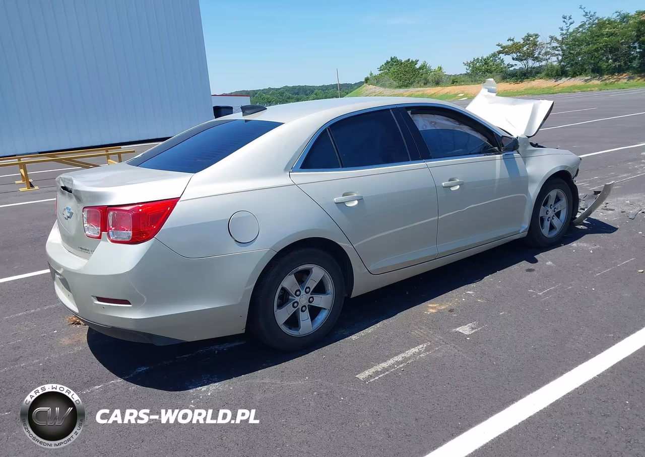 2015 Chevrolet Malibu Ls VIN:1G11B5SL0FF152099 - 4