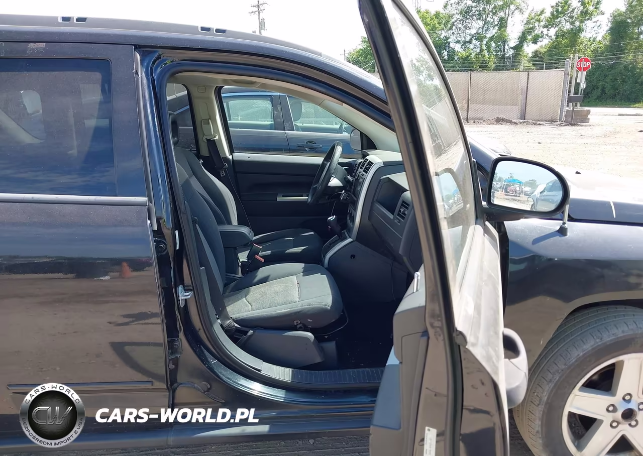 2008 Jeep Compass Sport VIN:1J8FT47028D766906 - 5