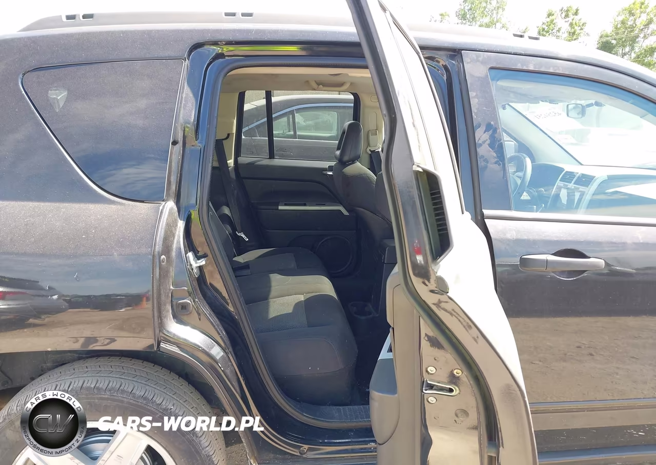 2008 Jeep Compass Sport VIN:1J8FT47028D766906 - 8