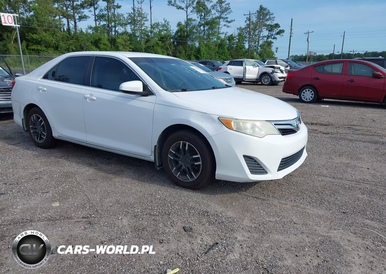 2012 Toyota Camry Le – zdjęcie 1 z 11