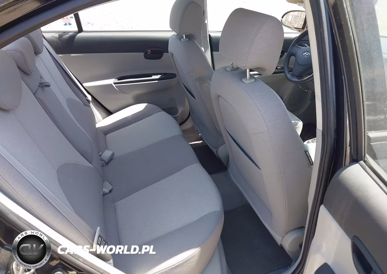 2007 Hyundai Accent Gls VIN:KMHCN46CX7U144192 - 8