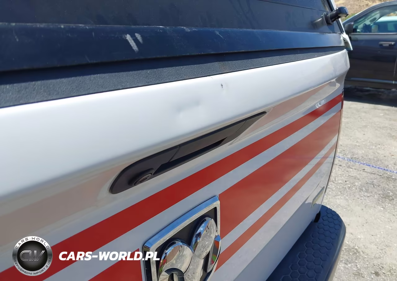 2019 Ram 1500 Classic VIN:3C6JR6DG8KG588787 - 14
