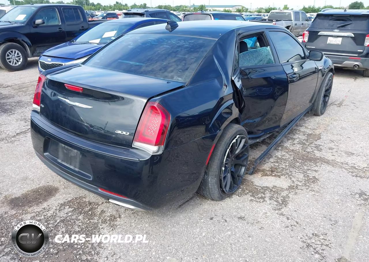 2018 Chrysler 300 Touring Awd VIN:2C3CCARG6JH315798 - 4