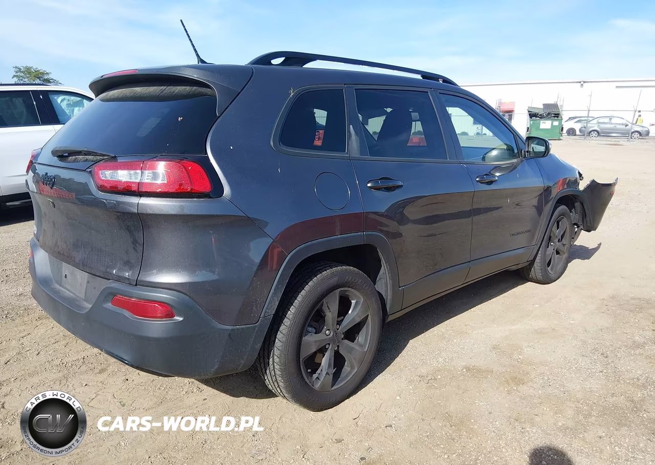 2018 Jeep Cherokee Latitude Fwd VIN:1C4PJLCBXJD620925 - 4
