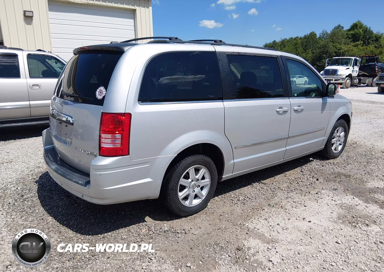 2010 Chrysler Town & Country Touring Plus VIN:2A4RR8DX1AR422332 - 4