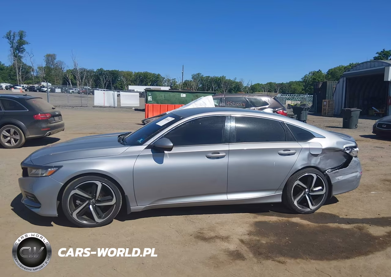 2018 Honda Accord Sport VIN:1HGCV1F3XJA265737 - 14