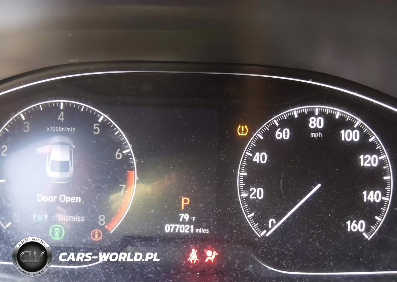 2018 Honda Accord Sport VIN:1HGCV1F3XJA265737 - 15
