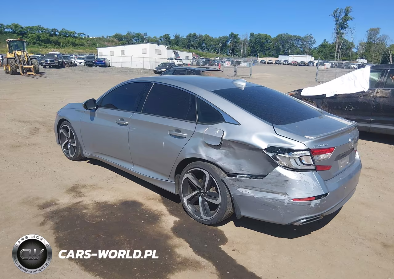 2018 Honda Accord Sport VIN:1HGCV1F3XJA265737 - 3