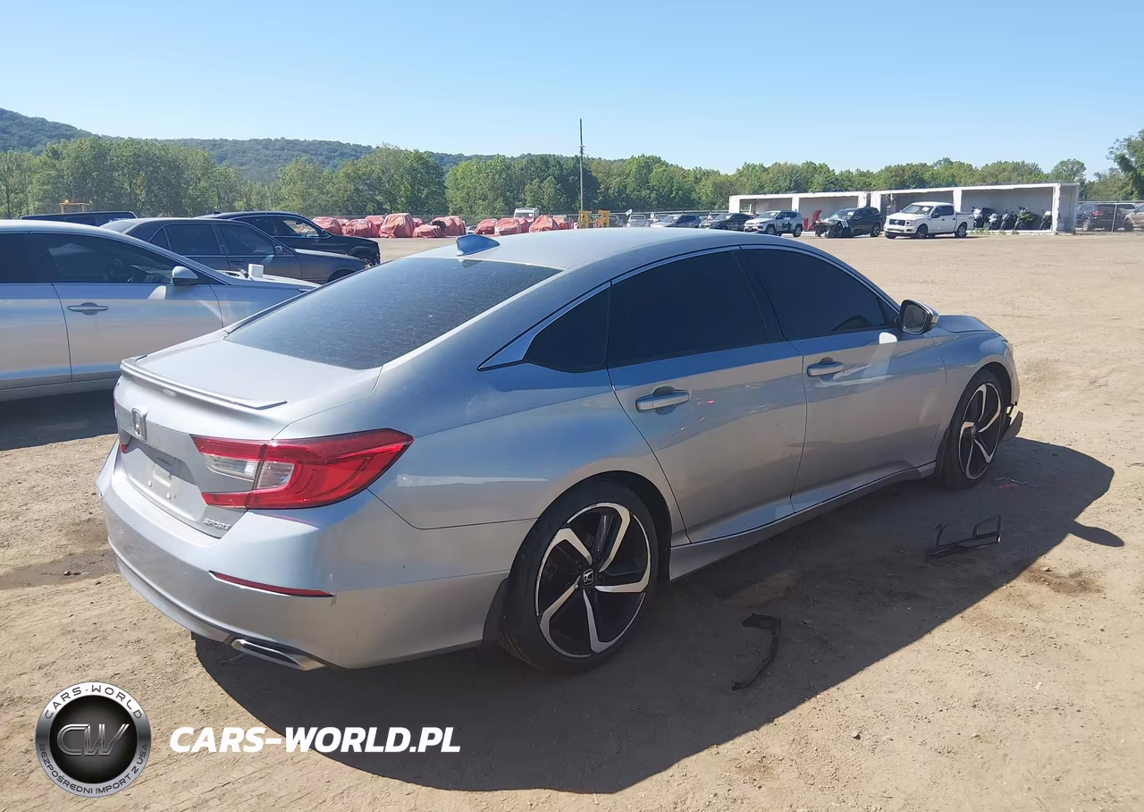 2018 Honda Accord Sport VIN:1HGCV1F3XJA265737 - 4