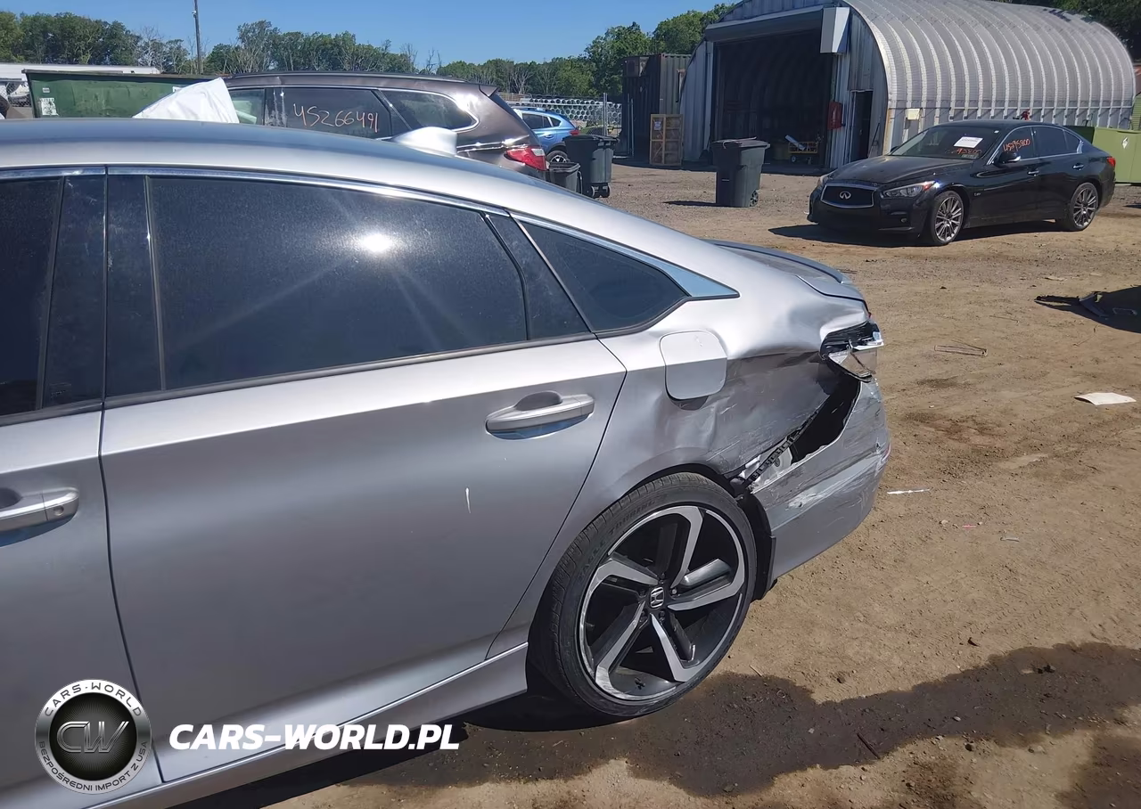 2018 Honda Accord Sport VIN:1HGCV1F3XJA265737 - 6