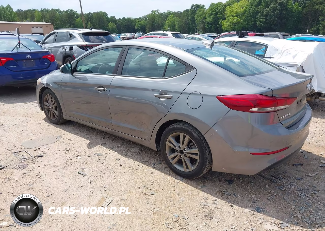 2018 Hyundai Elantra Sel VIN:5NPD84LF4JH276560 - 3