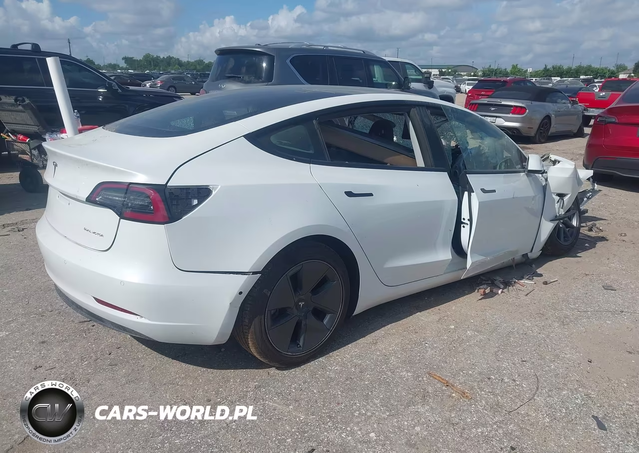 2022 Tesla Model 3 Long Range Dual Motor All-Wheel Drive VIN:5YJ3E1EB0NF341082 - 4
